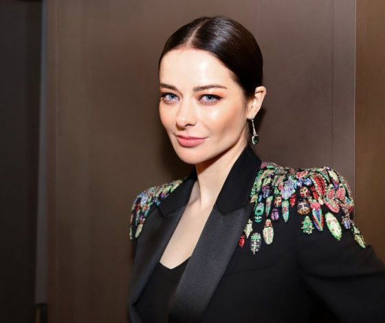 Актриса Марина Александрова поделилась фотографией без макияжа