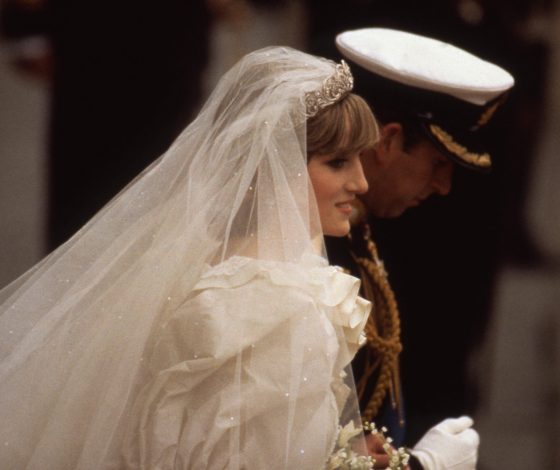 10 самых неудачных образов принцессы Дианы