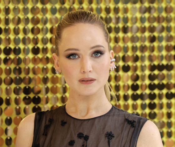 Как испортить образ при помощи одного ремня? Не берем пример с Дженнифер Лоуренс