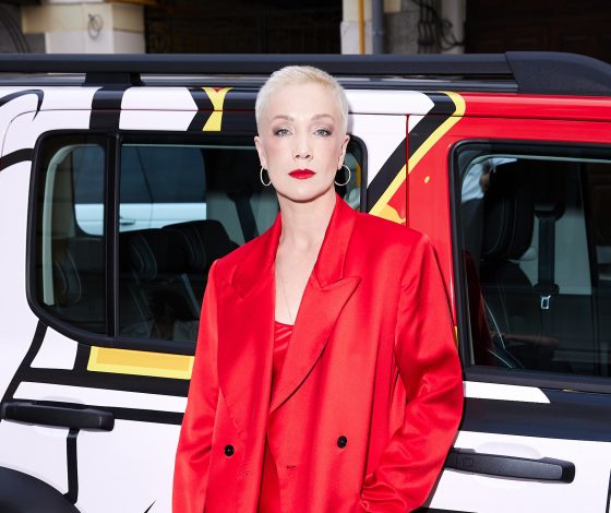 Дарья Мороз, Александра Ребенок, Полина Аскери на открытии выставки ARTANK – «Metamorphosis: встреча искусства и инноваций»