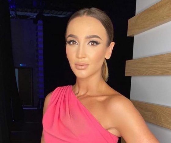 «Жаль, не смогли сберечь нашу любовь»: Ольга Бузова поздравила бывшего и опубликовала их фото