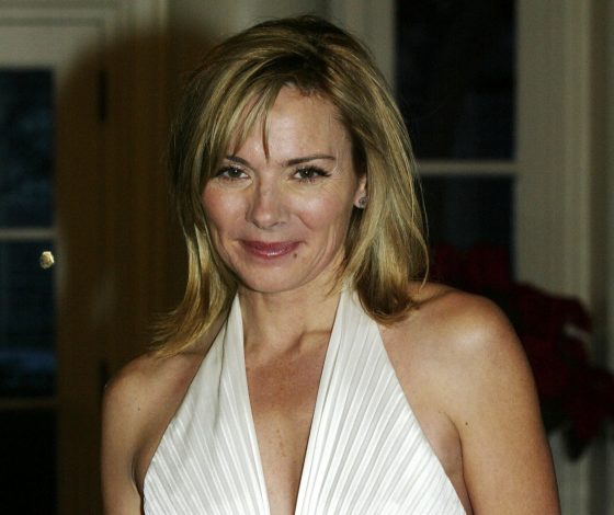 Невероятно, но факт: звезда «Секса в большом городе» Ким Кэтролл все-таки появилась в удачном образе