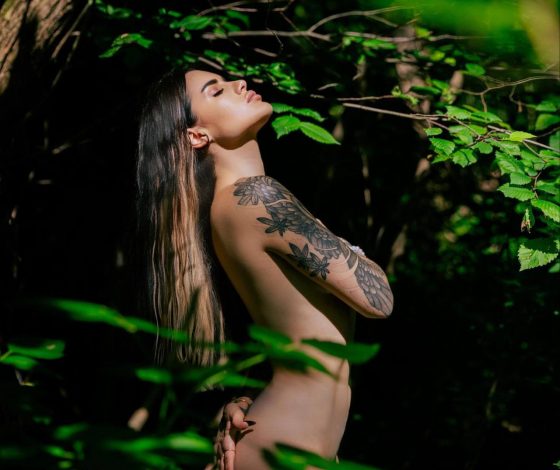 Откровенно: Анна Седокова, Карина Аракелян и другие звезды поделились обнаженными фото