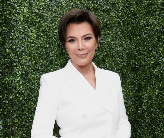 67-летняя Крис Дженнер появилась в мини-платье. И обеспечила худшим образом недели