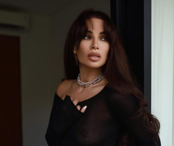 Айза-Лилуна Ай выложила школьное фото