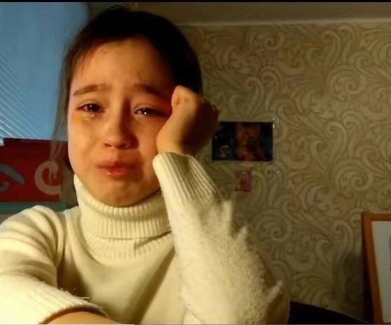 5 лет спустя: как сейчас выглядит героиня видео «Никто не пришел на фан-встречу»?