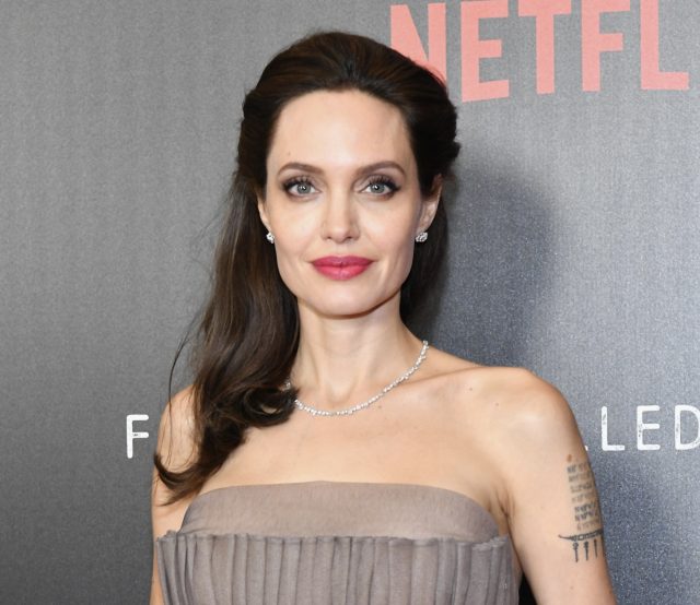 Анджелина Джоли «пытается залечь на дно», готовясь к возвращению на большой экран