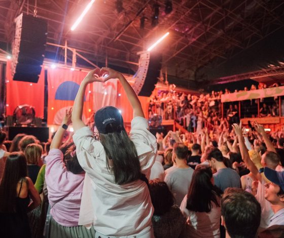 Музыка, мерч и специальные блюда на фестивале «Антон тут рядом». Куда идти?