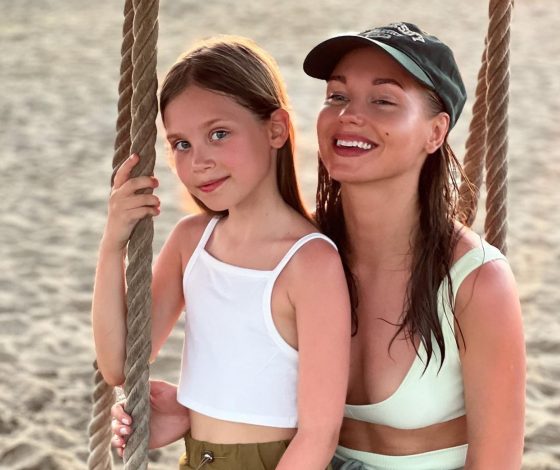 Кристина Асмус поделилась снимками с 9-летней дочерью