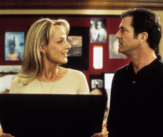 О чем думают девушки: в Сети появился мем «Почему она все время молчит»