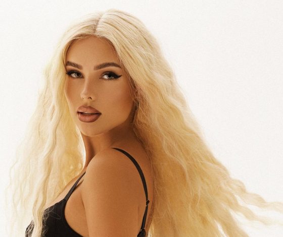 «Пощечина от акулы»: Ханна отправилась с семьей в необычный отпуск