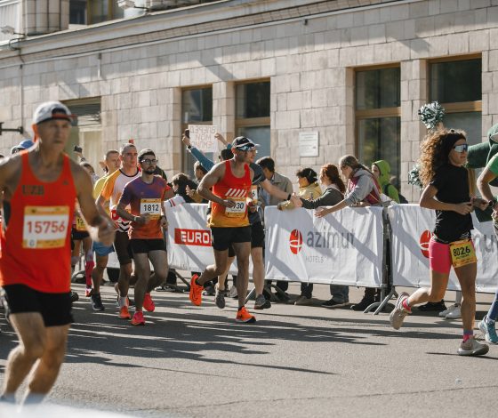 Девять тысяч человек посетили шатер Azimut Hotels на Московском Марафоне