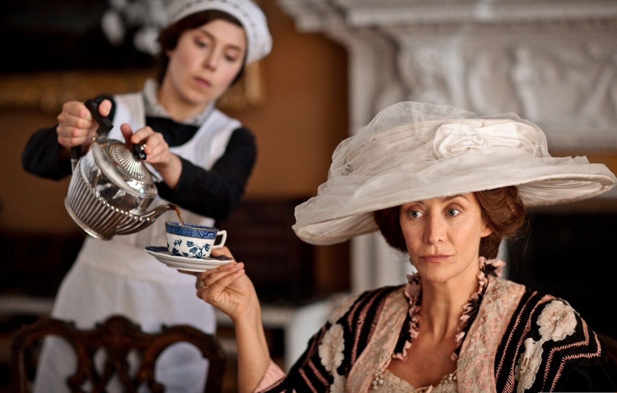 Why is it harmful to drink tea without sugar?