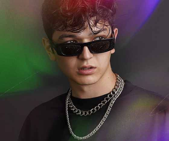 Поколение: певец Akmal'