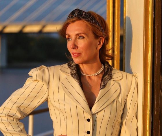 «Скоро лето»: Светлана Бондарчук показала идеальную фигуру в спортивном костюме