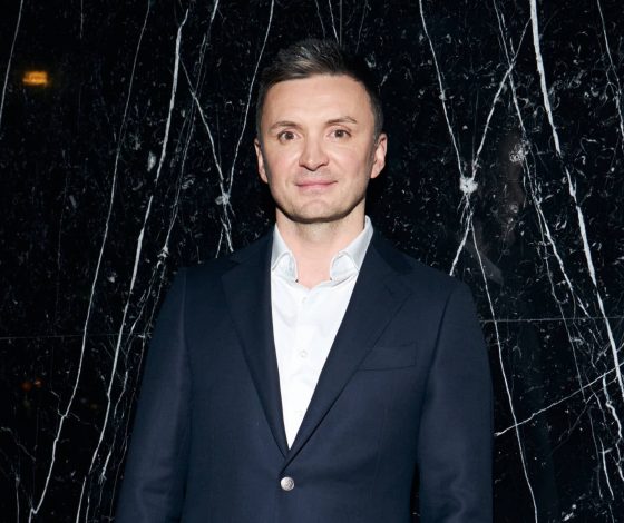 Алена Долецкая, Лена Летучая, Юлия Акимова на премьере фильма Вуди Аллена «Великая ирония»