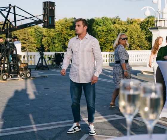 Саша Стоун снимется в сериале «Постучись в мою дверь»