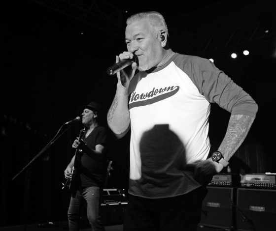 СМИ: Умер 56-летний автор хитов из мультфильма «Шрек»