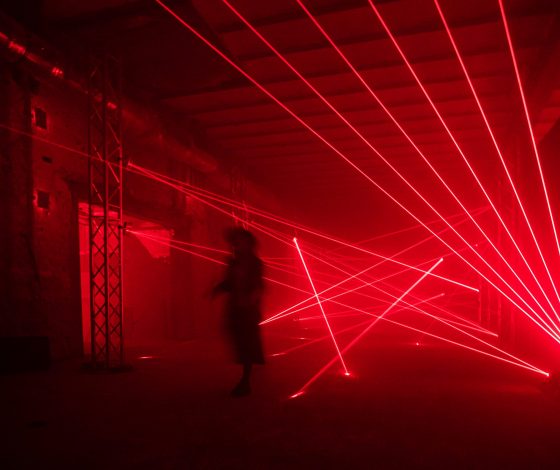 Мультимедийная инсталляция и живые выступления на открытии Международного фестиваля медиаискусства «НУР»