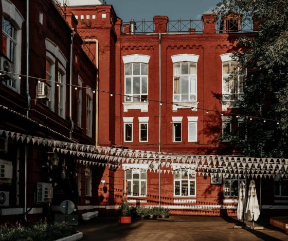 Куда сходить: прощаемся с бабьем летом на «19:01 на Кристалле»