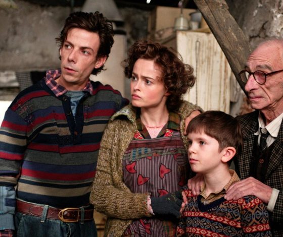 Тесная связь спустя 24 года: Хелена Бонем Картер и Фредди Хаймор замечены на прогулке