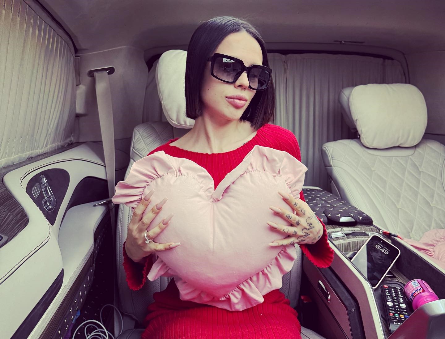 Instagram woman surprised fans with changes in her shape: photo
