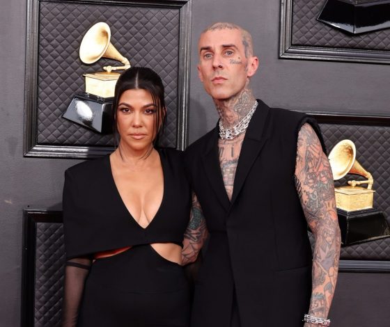 Кортни Кардашьян рассказала, как поддерживает тело в форме после четвертых родов