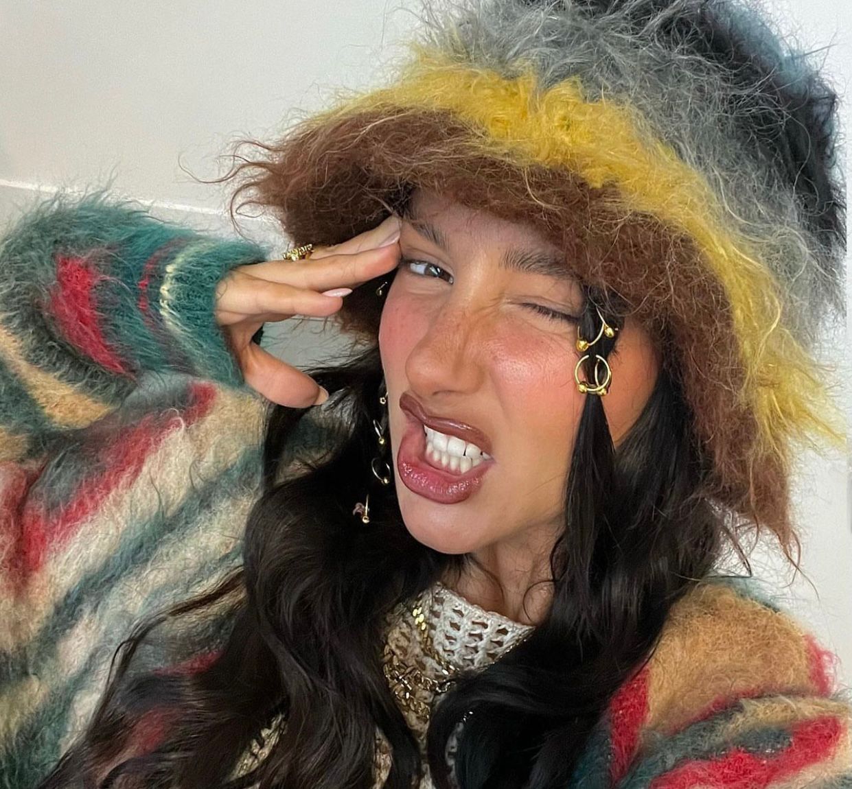 5 stylish hairstyles that will look good with a hat