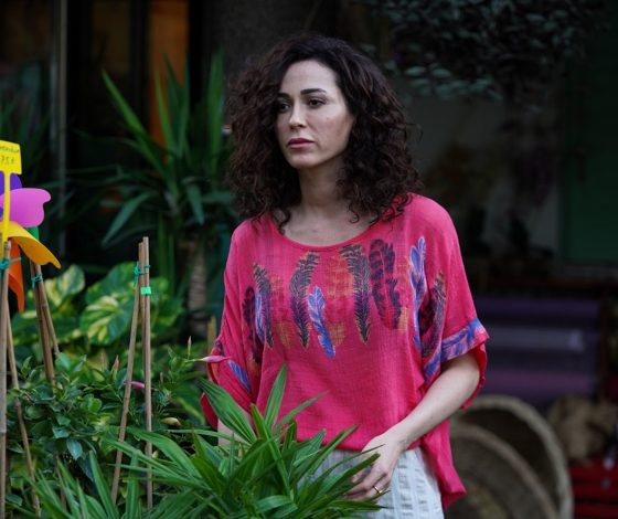 Ее не узнать: как сейчас выглядит тетя Эды из сериала «Постучись в мою дверь»