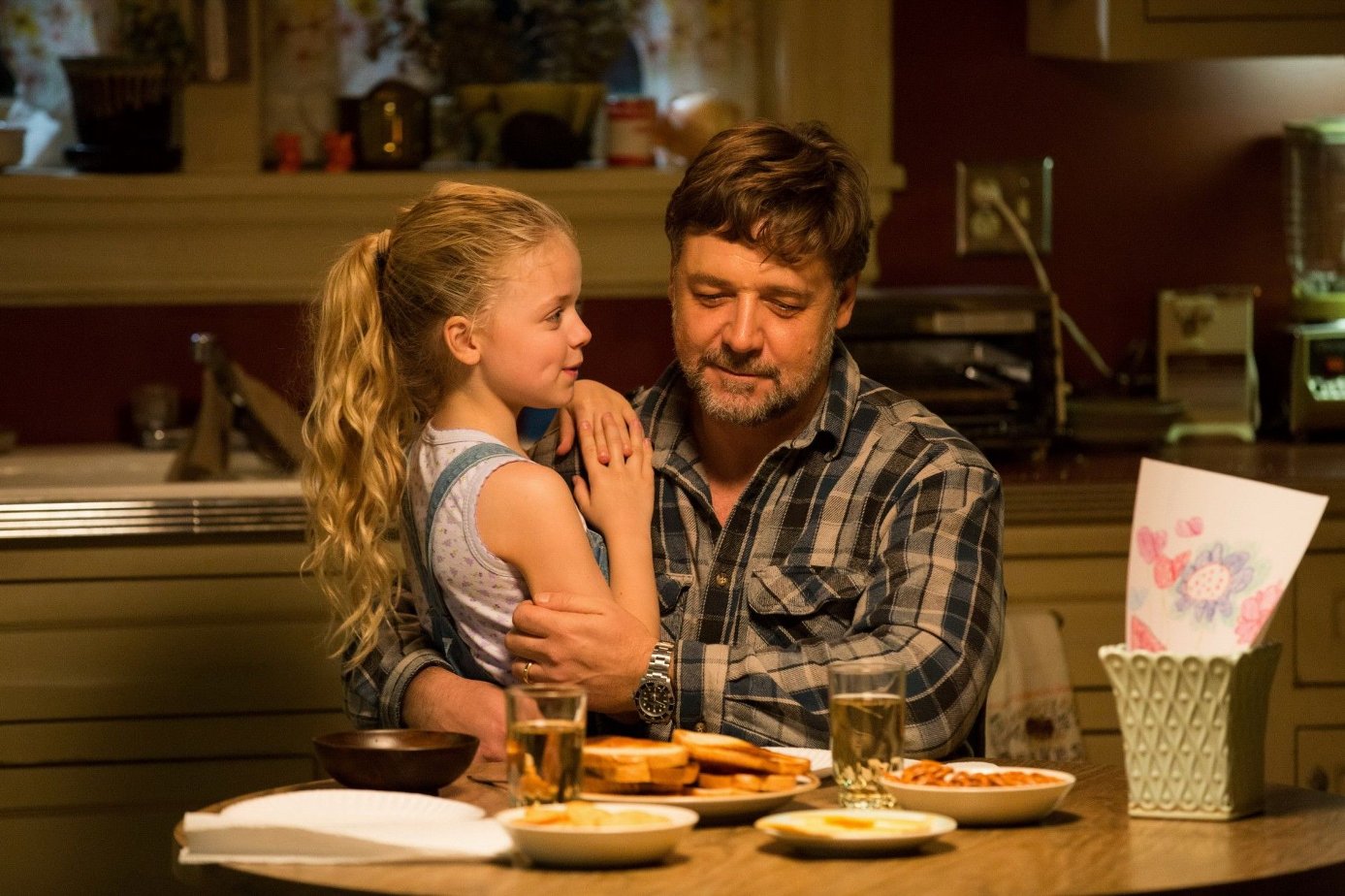 Anna Khilkevich, Yulianna Karaulova, Asiya and others congratulated their father in the Kolunov video