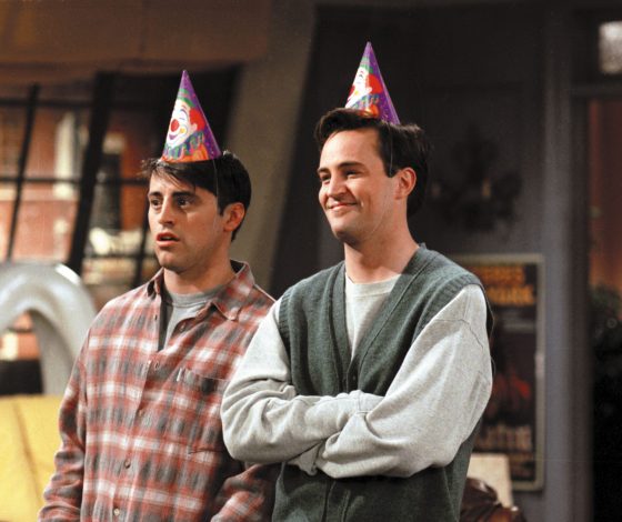 «Его будет не хватать»: как «Друзья» отреагировали на смерть Мэттью Перри