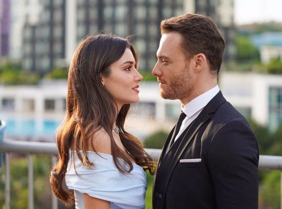 Что не так с отношениями Эды и Серкана из «Постучись в мою дверь». Отвечает психолог