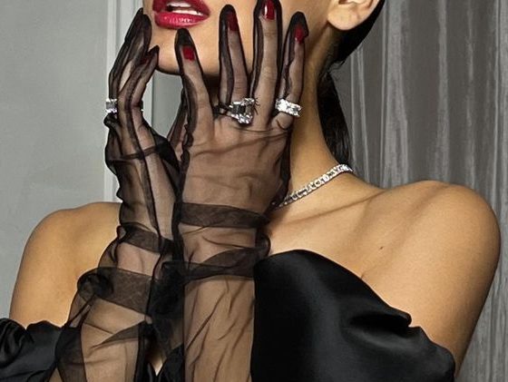 10 идей новогоднего маникюра, с которым можно ходить и после праздника