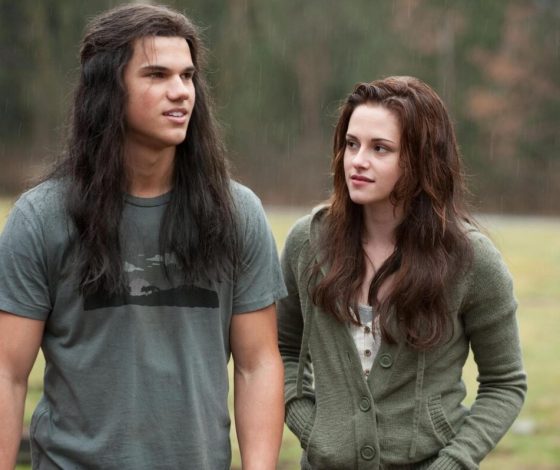 Тейлор Лотнер повторил новый тренд в соцсетях и привел в восторг фанатов «Сумерек»