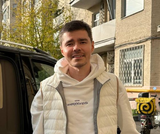 СМИ: задержан один из главных инфоблогеров страны Аяз Шабутдинов по делу о крупном мошенничестве при продаже курсов