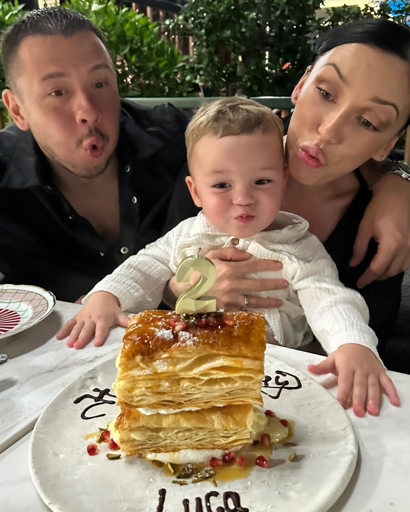 Olga Seryabkina with her husband and son.  Photo: social networks