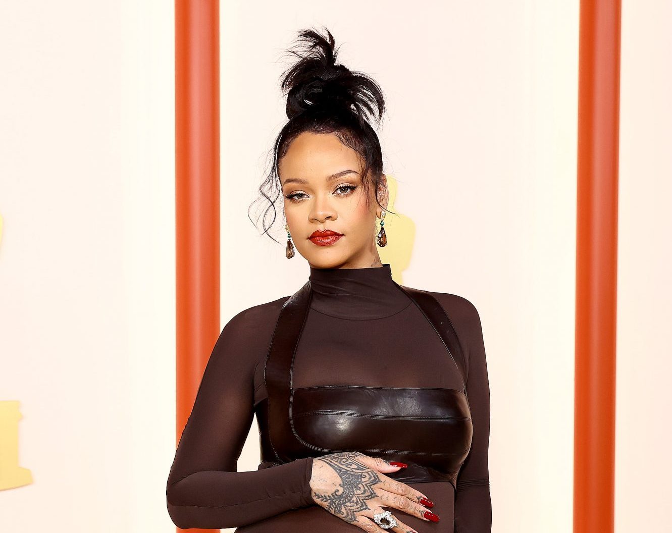 Shines like a diamond: Rihanna wears a diamond watch worth 35 million rubles on her leg