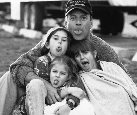 До слез: дочь тяжелобольного Брюса Уиллиса опубликовала новое фото с отцом