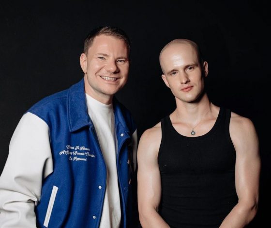 Праздник к нам приходит: тизер к новогодней песне Dj Smash