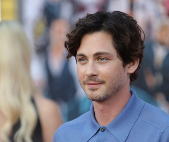 Логан Лерман появится в новом сезоне «Убийств в одном здании»