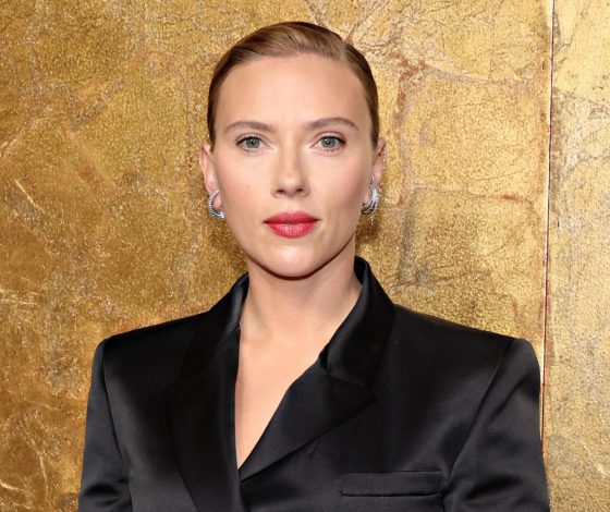 Скарлетт Йоханссон дала редкий комментарий об отношениях с братом-близнецом