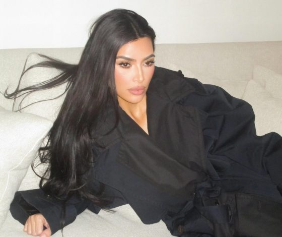Ким Кардашьян подарили серебряную скульптуру в виде ее мозга