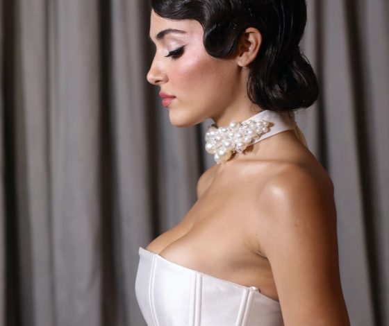 Звезда «Постучись в мою дверь» Ханде Эрчел показала идеальный образ на новогодний корпоратив