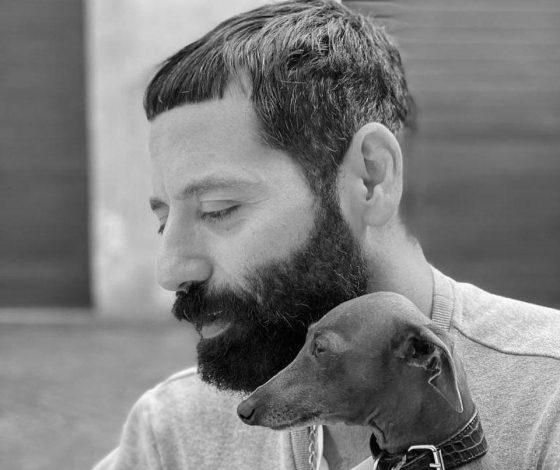 Умер новый креативный директор Moschino Давиде Ренне