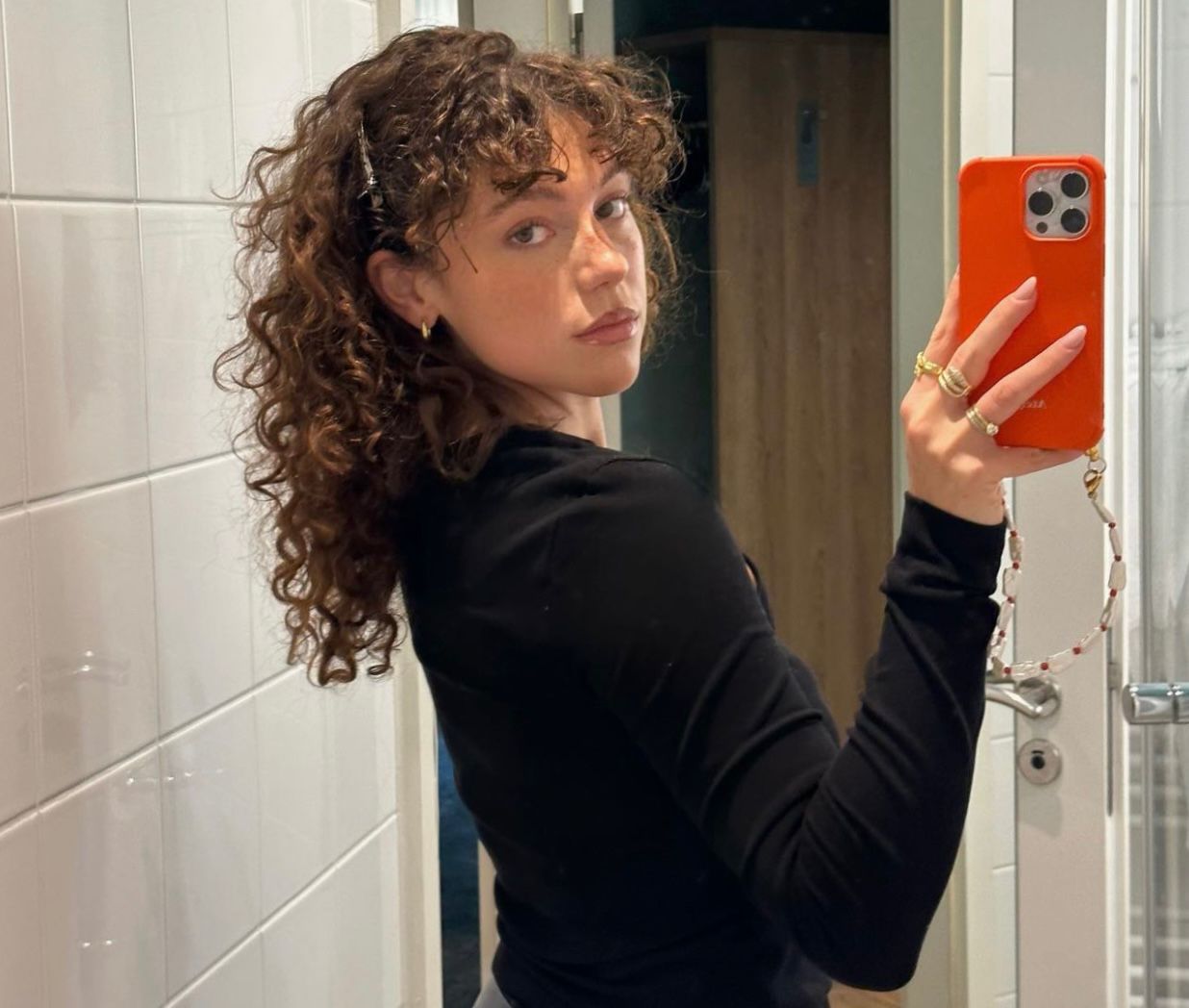 Why you shouldn’t comb wet hair?