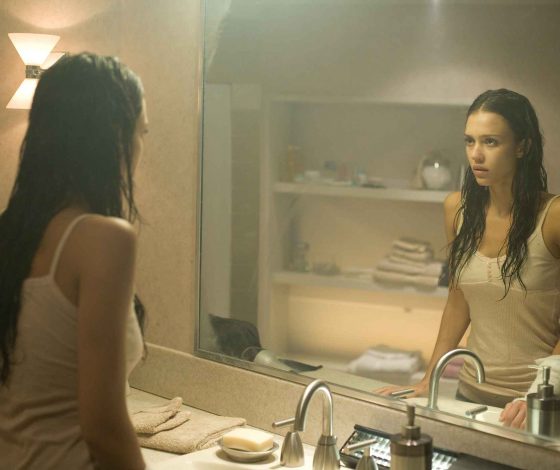 В какое время суток нельзя смотреть в зеркало