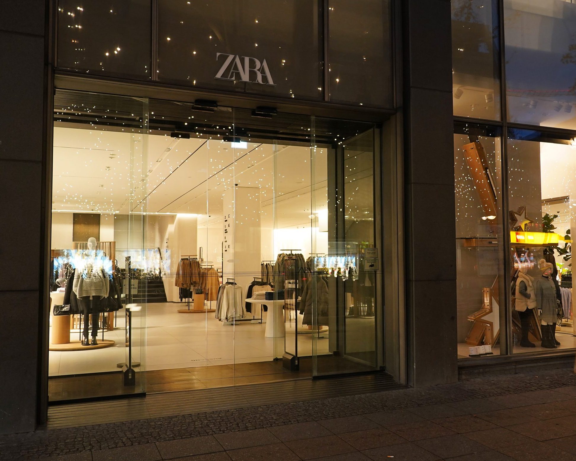 Scandal: Zara is being “cancelled” worldwide.  The brand responded to the accusations