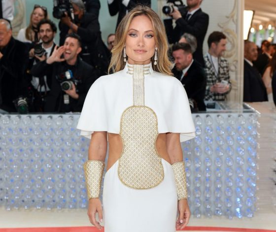 Виноваты звезды: топ-20 самых неудачных образов знаменитостей за 2023 год