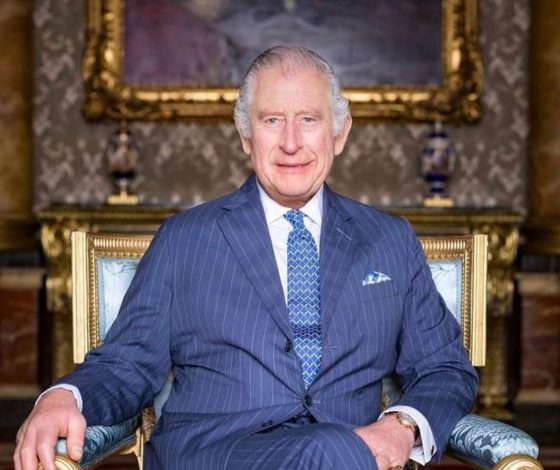 Зубная паста из серебряного дозатора и простыни плотностью 1 000 нитей: какие правила Карл III ввёл во дворце