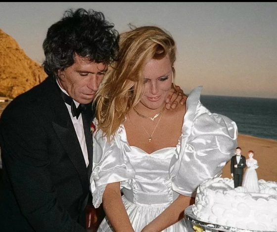 Гитарист The Rolling Stones Кит Ричардс отметил 40-ю годовщину брака с женой